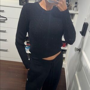 H&M Knit Black Women's Sweater
worn once
size xs